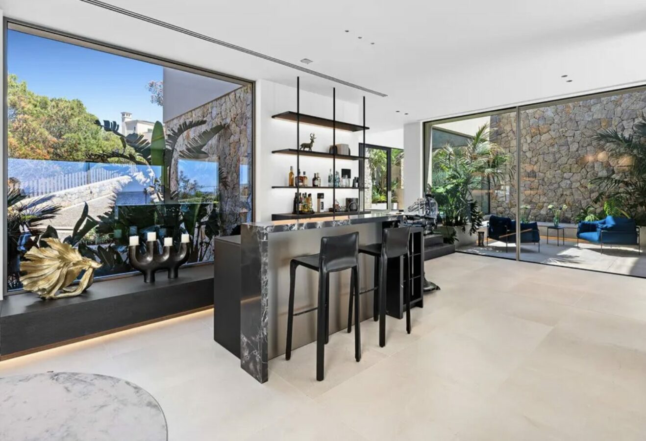 🇪🇸 Modern Sea-Front Dream Home – Nova Santa Ponsa, Mallorca 🌊✨