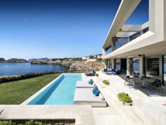 🇪🇸 Modern Sea-Front Dream Home – Nova Santa Ponsa, Mallorca 🌊✨