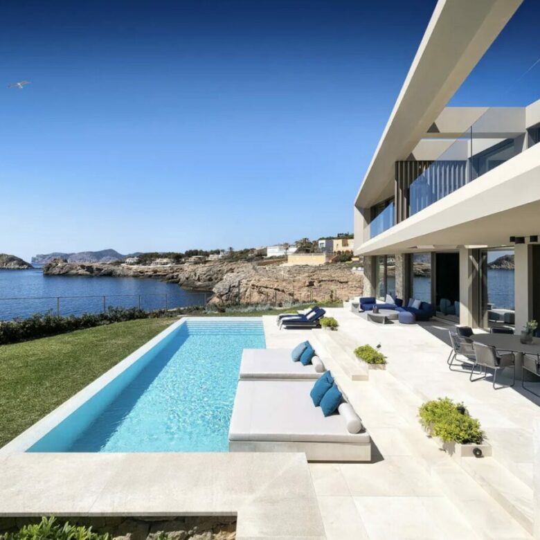 🇪🇸 Modern Sea-Front Dream Home – Nova Santa Ponsa, Mallorca 🌊✨