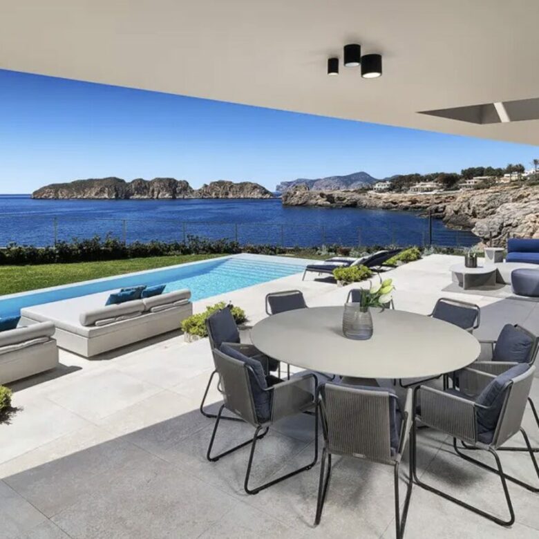 🇪🇸 Modern Sea-Front Dream Home – Nova Santa Ponsa, Mallorca 🌊✨