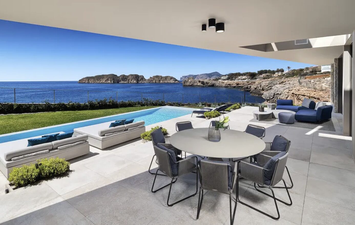 🇪🇸 Modern Sea-Front Dream Home – Nova Santa Ponsa, Mallorca 🌊✨