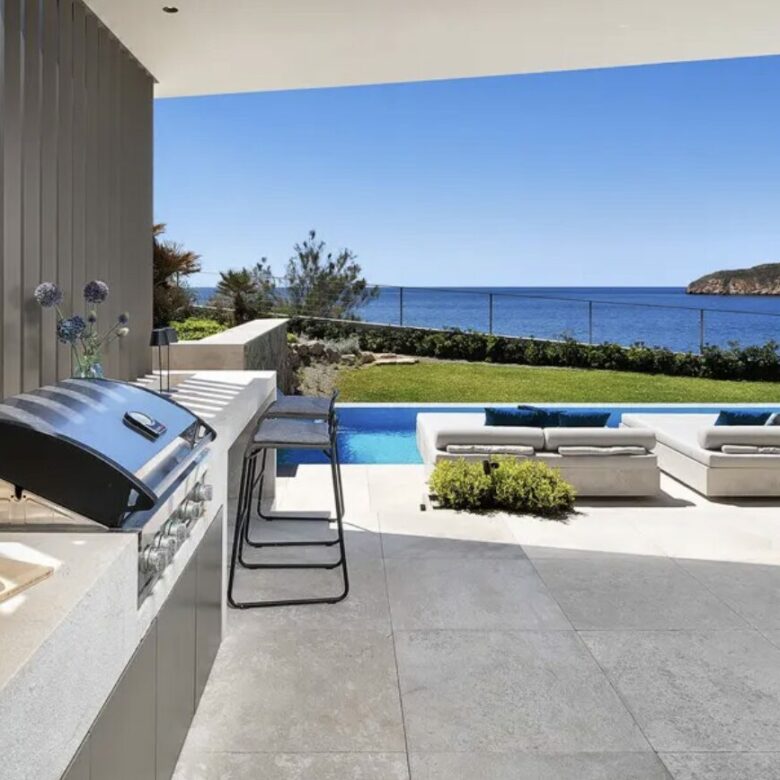 🇪🇸 Modern Sea-Front Dream Home – Nova Santa Ponsa, Mallorca 🌊✨