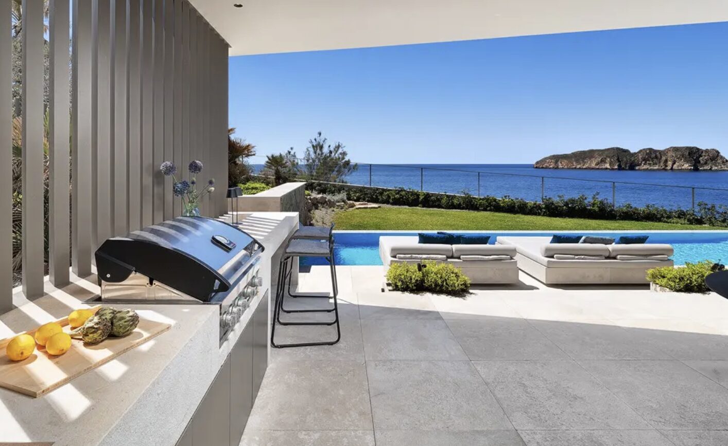 🇪🇸 Modern Sea-Front Dream Home – Nova Santa Ponsa, Mallorca 🌊✨