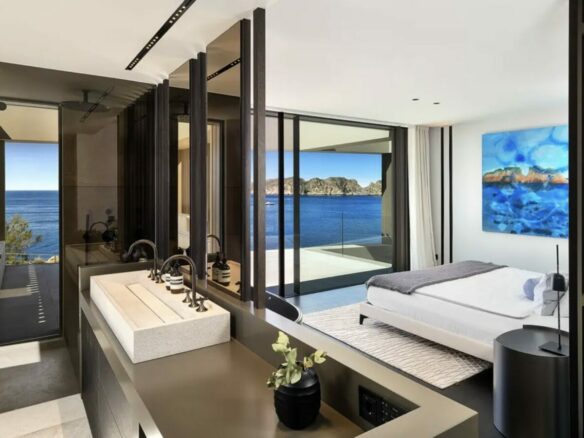 🇪🇸 Modern Sea-Front Dream Home – Nova Santa Ponsa, Mallorca 🌊✨