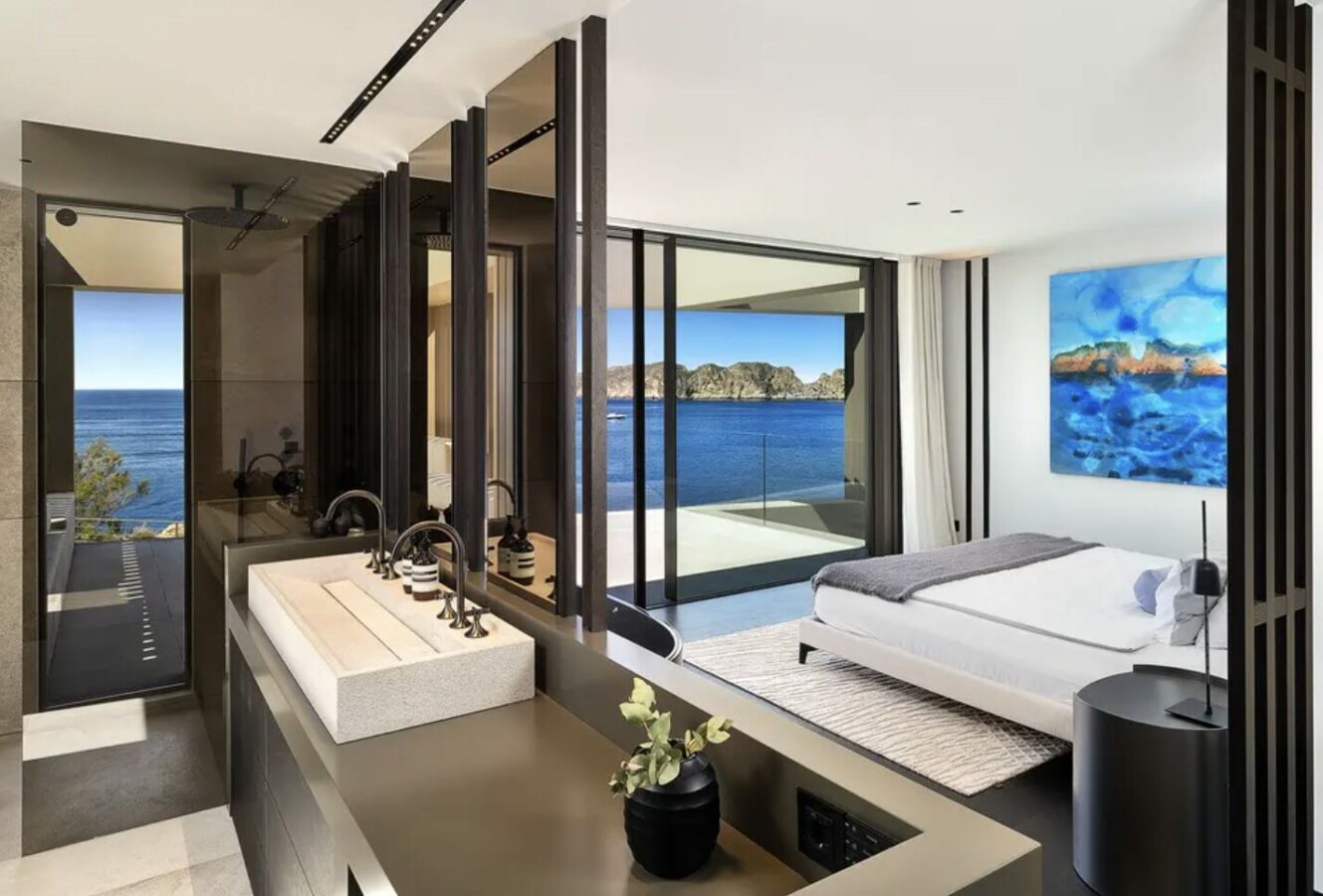 🇪🇸 Modern Sea-Front Dream Home – Nova Santa Ponsa, Mallorca 🌊✨