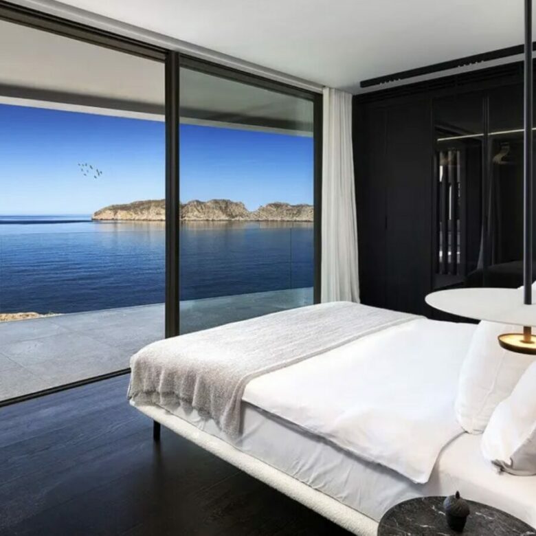 🇪🇸 Modern Sea-Front Dream Home – Nova Santa Ponsa, Mallorca 🌊✨