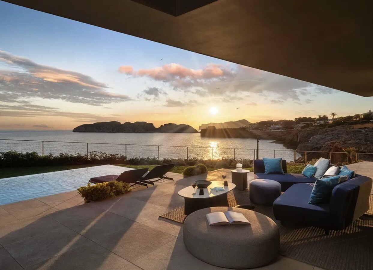 🇪🇸 Modern Sea-Front Dream Home – Nova Santa Ponsa, Mallorca 🌊✨