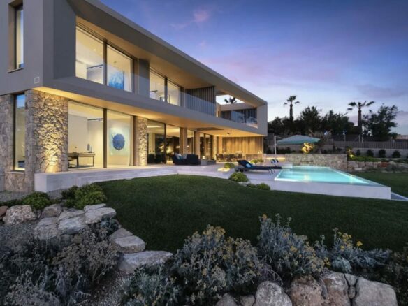 🇪🇸 Modern Sea-Front Dream Home – Nova Santa Ponsa, Mallorca 🌊✨