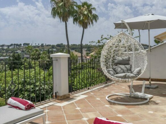 LUXURY VILLA-STYLE TOWNHOUSE FOR SALE – PRIME ALOHA LOCATION 🌴🇪🇸