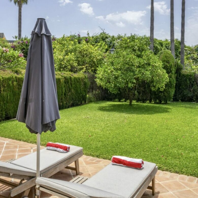 LUXURY VILLA-STYLE TOWNHOUSE FOR SALE – PRIME ALOHA LOCATION 🌴🇪🇸