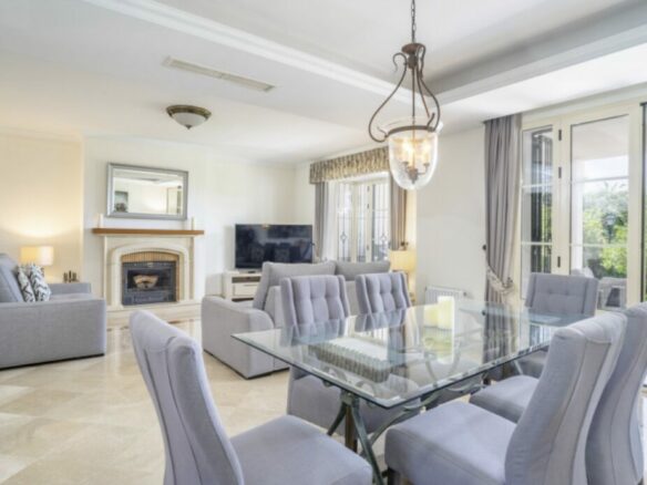 LUXURY VILLA-STYLE TOWNHOUSE FOR SALE – PRIME ALOHA LOCATION 🌴🇪🇸