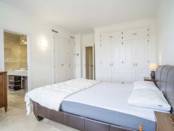 LUXURY VILLA-STYLE TOWNHOUSE FOR SALE – PRIME ALOHA LOCATION 🌴🇪🇸