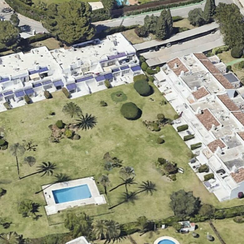LUXURY VILLA-STYLE TOWNHOUSE FOR SALE – PRIME ALOHA LOCATION 🌴🇪🇸