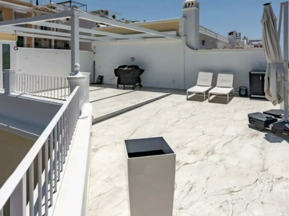  RENOVATED TOWNHOUSE FOR SALE – ELEVATED GOLF VALLEY VIEWS 🏖️🇪🇸 ⛳ Nueva Andalucía, Marbella