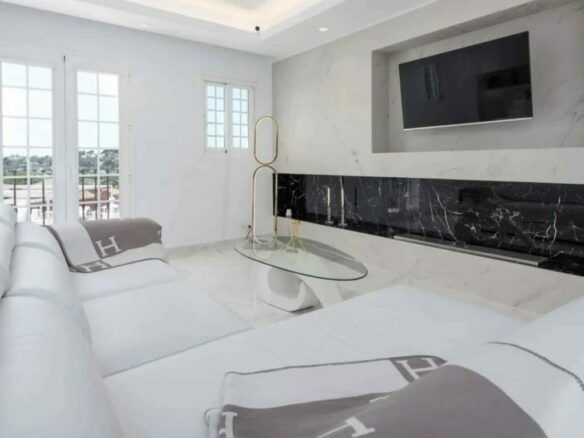   RENOVATED TOWNHOUSE FOR SALE – ELEVATED GOLF VALLEY VIEWS 🏖️🇪🇸 ⛳ Nueva Andalucía, Marbella