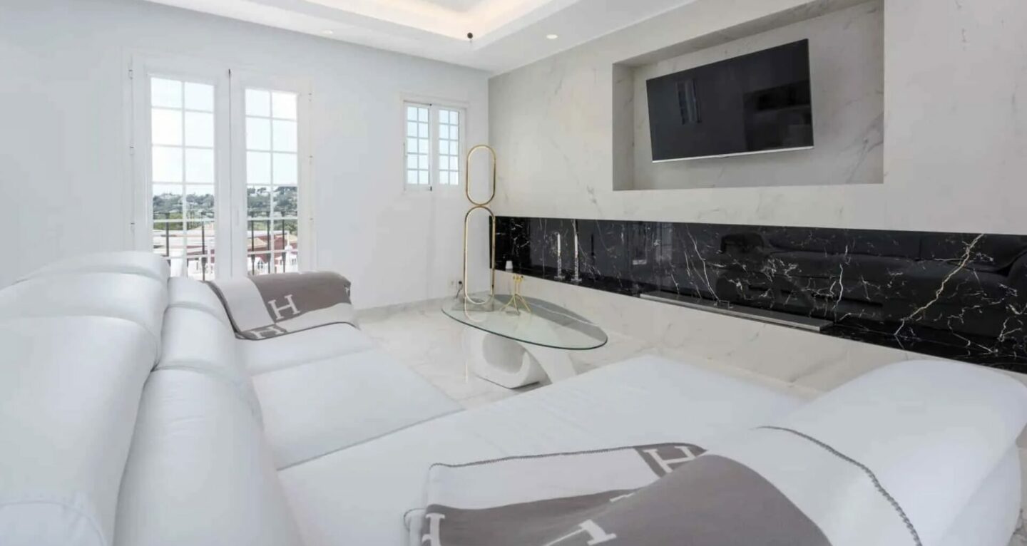   RENOVATED TOWNHOUSE FOR SALE – ELEVATED GOLF VALLEY VIEWS 🏖️🇪🇸 ⛳ Nueva Andalucía, Marbella