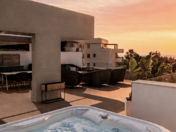 For Sale: Fantastic Luxury Duplex Penthouse – Walking Distance to Puerto Banús & Beach – Nueva Andalucía, Marbella, Spain 🇪🇸