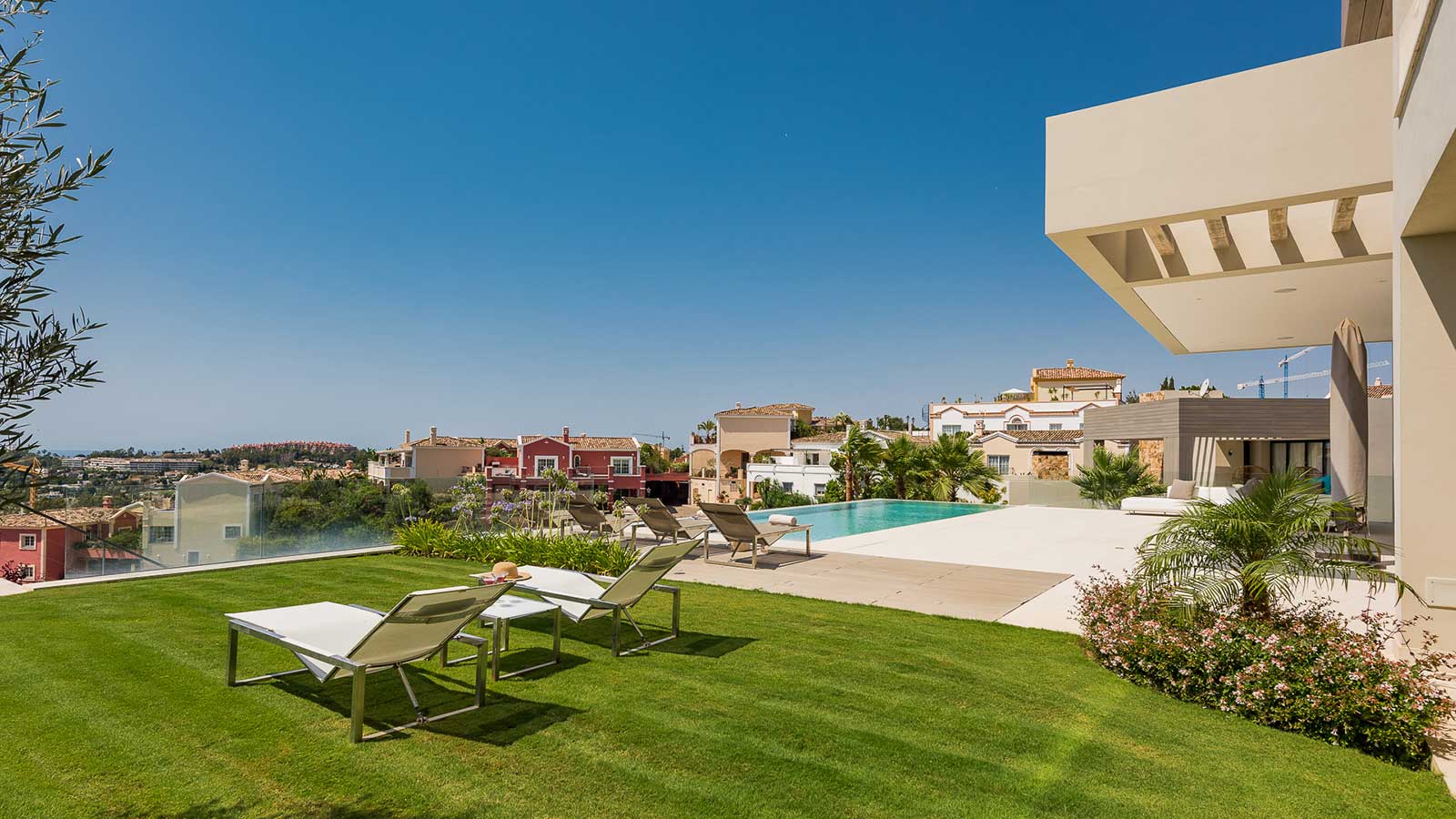 Nueva Andalucia modern villa blends ultra-contemporary design, large Super Cars Garage – Sea views Marbella, Spain 🇪🇸