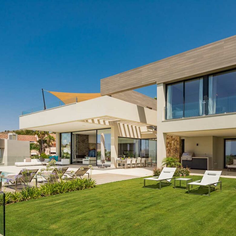 Nueva Andalucia modern villa blends ultra-contemporary design, large Super Cars Garage – Sea views Marbella, Spain 🇪🇸