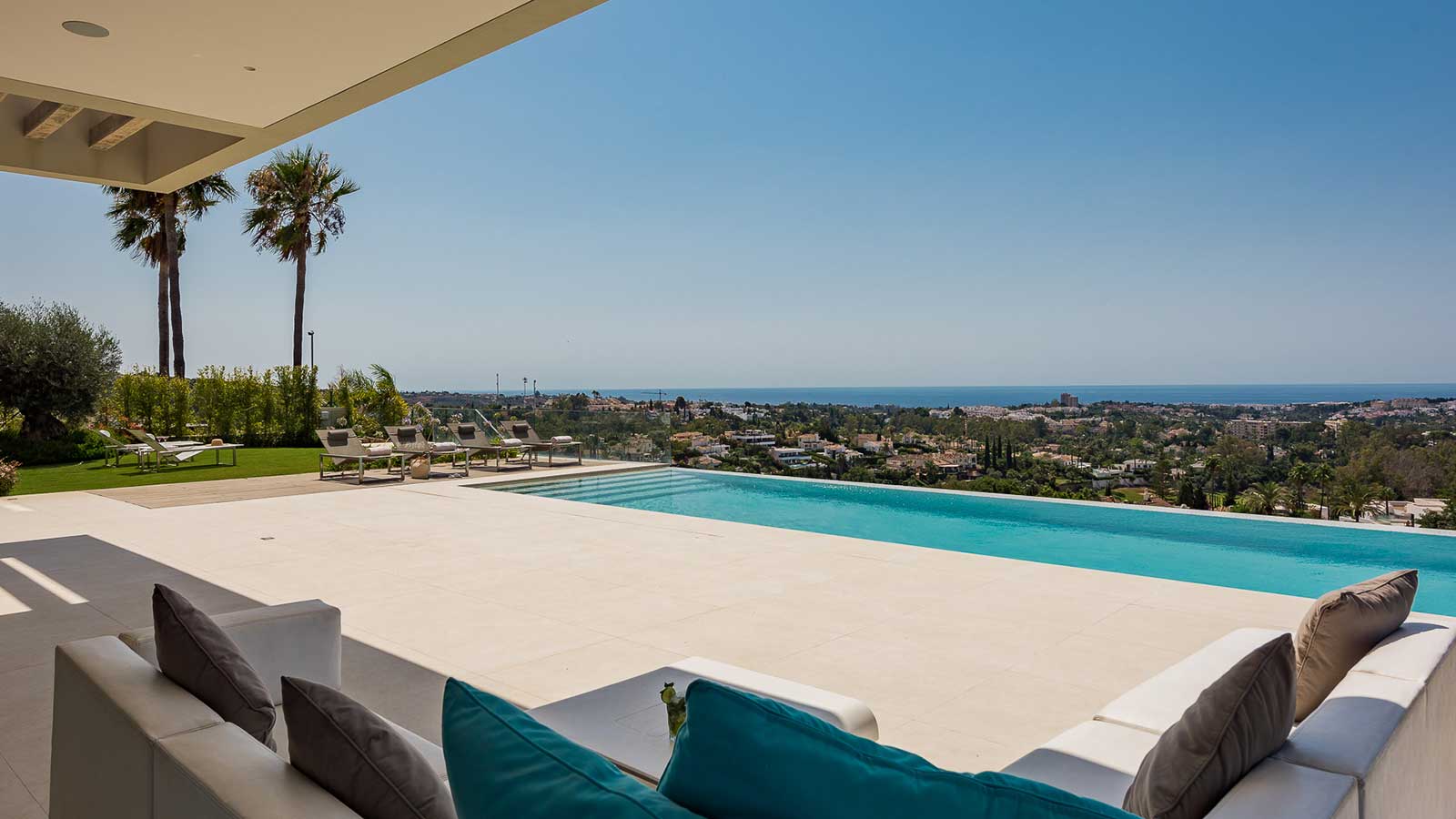 Nueva Andalucia modern villa blends ultra-contemporary design, large Super Cars Garage – Sea views Marbella, Spain 🇪🇸