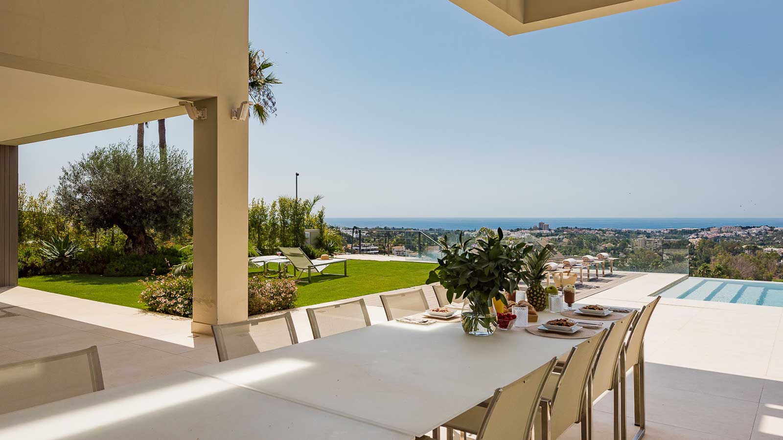 Nueva Andalucia modern villa blends ultra-contemporary design, large Super Cars Garage – Sea views Marbella, Spain 🇪🇸