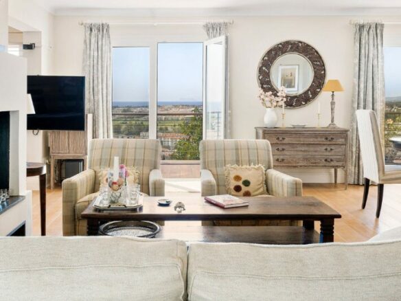 For Sale: Charming Hilltop Villa with Panoramic Views – Nueva Andalucía, Marbella 🇪🇸