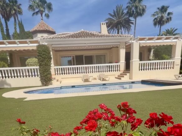 For Sale: Spacious Family Villa in El Paraiso – Costa del Sol 🇪🇸✨