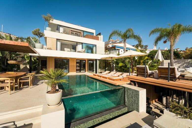 FOR SALE 🌟  🏡 Turnkey Hilltop Modern Villa with Amazing Panoramic Views   🇪🇸 Nueva Andalucía, Marbella 🇪🇸