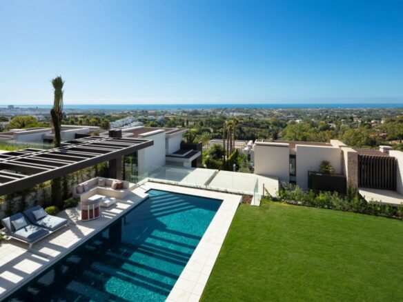 GATED • TURNKEY • MODERN SEA VIEW LUXURY VILLA FOR SALE ✨  🇪🇸 La Quinta, Benahavís