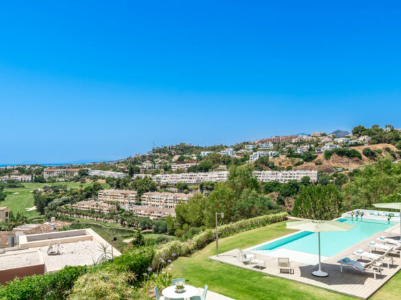 LA QUINTA SEA & MOUNTAIN VILLA 🔥🌅 Ultimate Luxury Contemporary Masterpiece in Marbella’s Golf Valley!