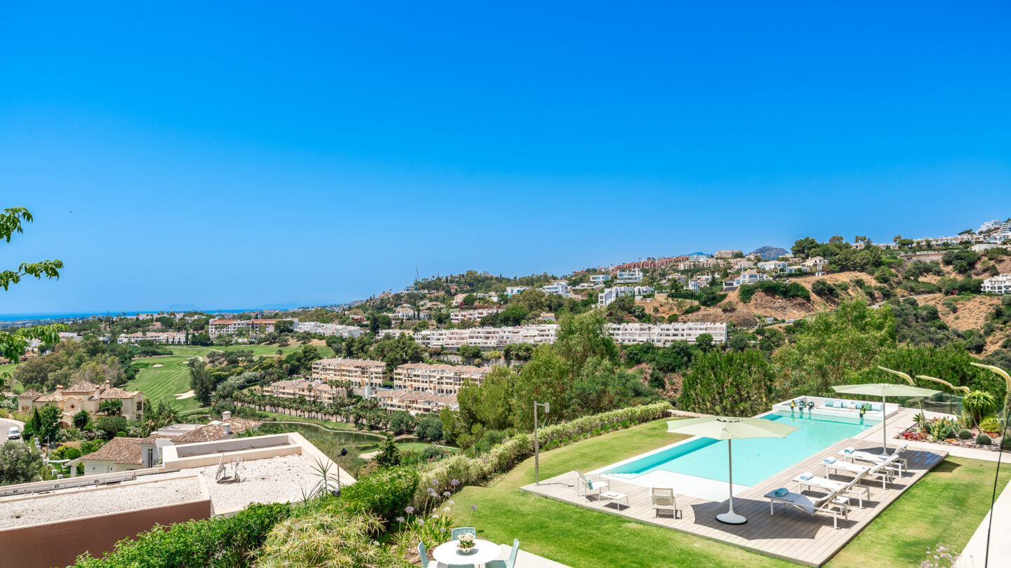 la-quinta-sea-mountain-villa-ultimate-luxury-contemporary-masterpiece-in-marbellas-golf-valley- Puerto Banus-3 LA QUINTA SEA & MOUNTAIN VILLA 🔥🌅 Ultimate Luxury Contemporary Masterpiece in Marbella’s Golf Valley!