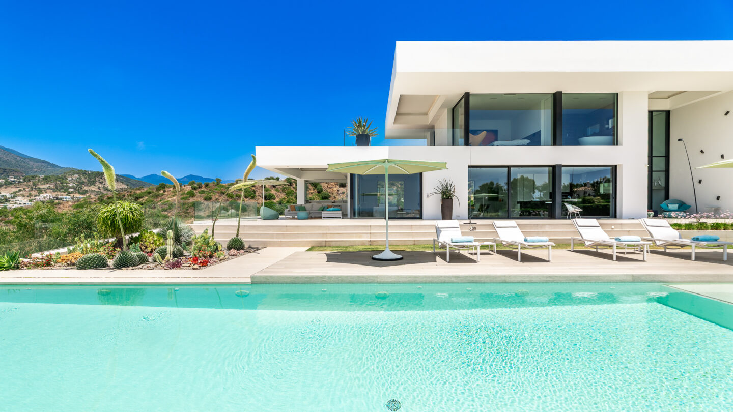 la-quinta-sea-mountain-villa-ultimate-luxury-contemporary-masterpiece-in-marbellas-golf-valley – Puerto Banus-7 LA QUINTA SEA & MOUNTAIN VILLA 🔥🌅 Ultimate Luxury Contemporary Masterpiece in Marbella’s Golf Valley!