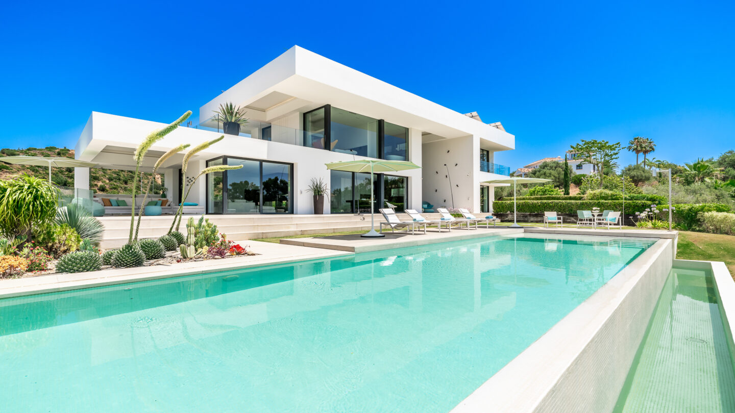 la-quinta-sea-mountain-villa-ultimate-luxury-contemporary-masterpiece-in-marbellas-golf-valley – Puerto Banus-9 LA QUINTA SEA & MOUNTAIN VILLA 🔥🌅 Ultimate Luxury Contemporary Masterpiece in Marbella’s Golf Valley!