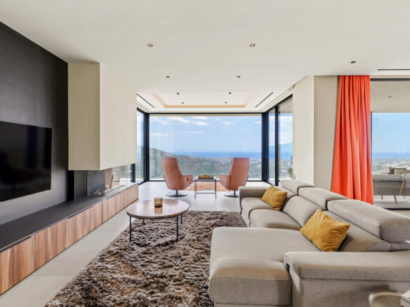 For Sale 🇪🇸 BENAHAVÍS – MONTEMAYOR  – CONTEMPORARY 5B VILLA WITH PANORAMIC SEA & MOUNTAIN VIEWS