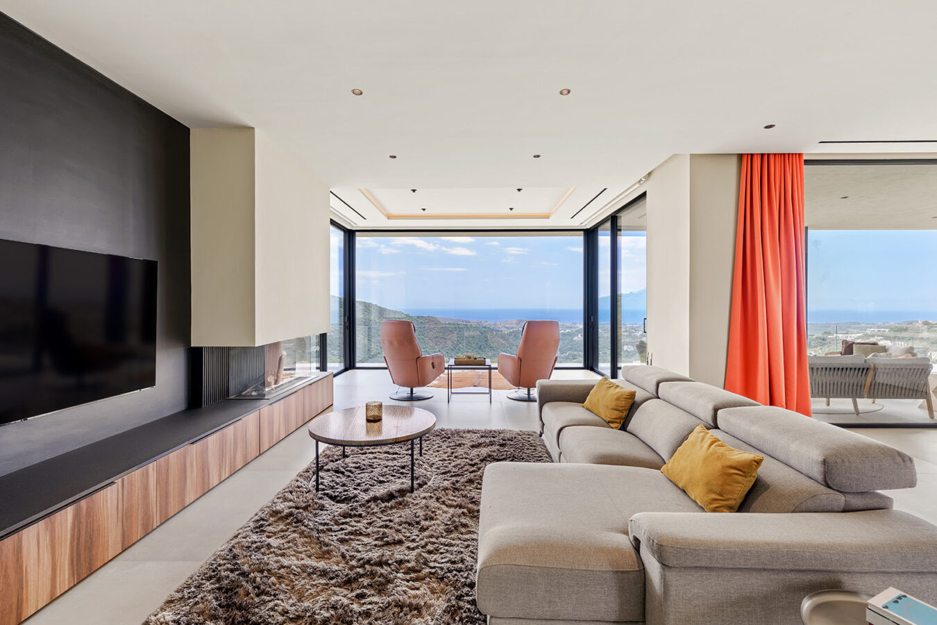 1 For Sale 🇪🇸 BENAHAVÍS – MONTEMAYOR – CONTEMPORARY 5B VILLA WITH PANORAMIC SEA & MOUNTAIN VIEWS