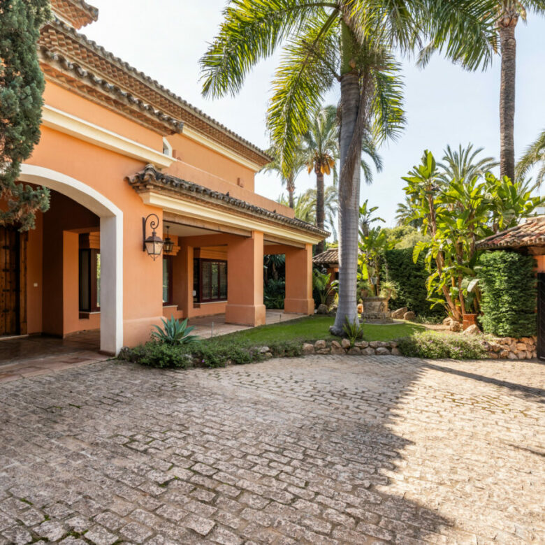 FOR SALE 🌟🏡 Andalusian Masterpiece on Marbella’s Golden Mile