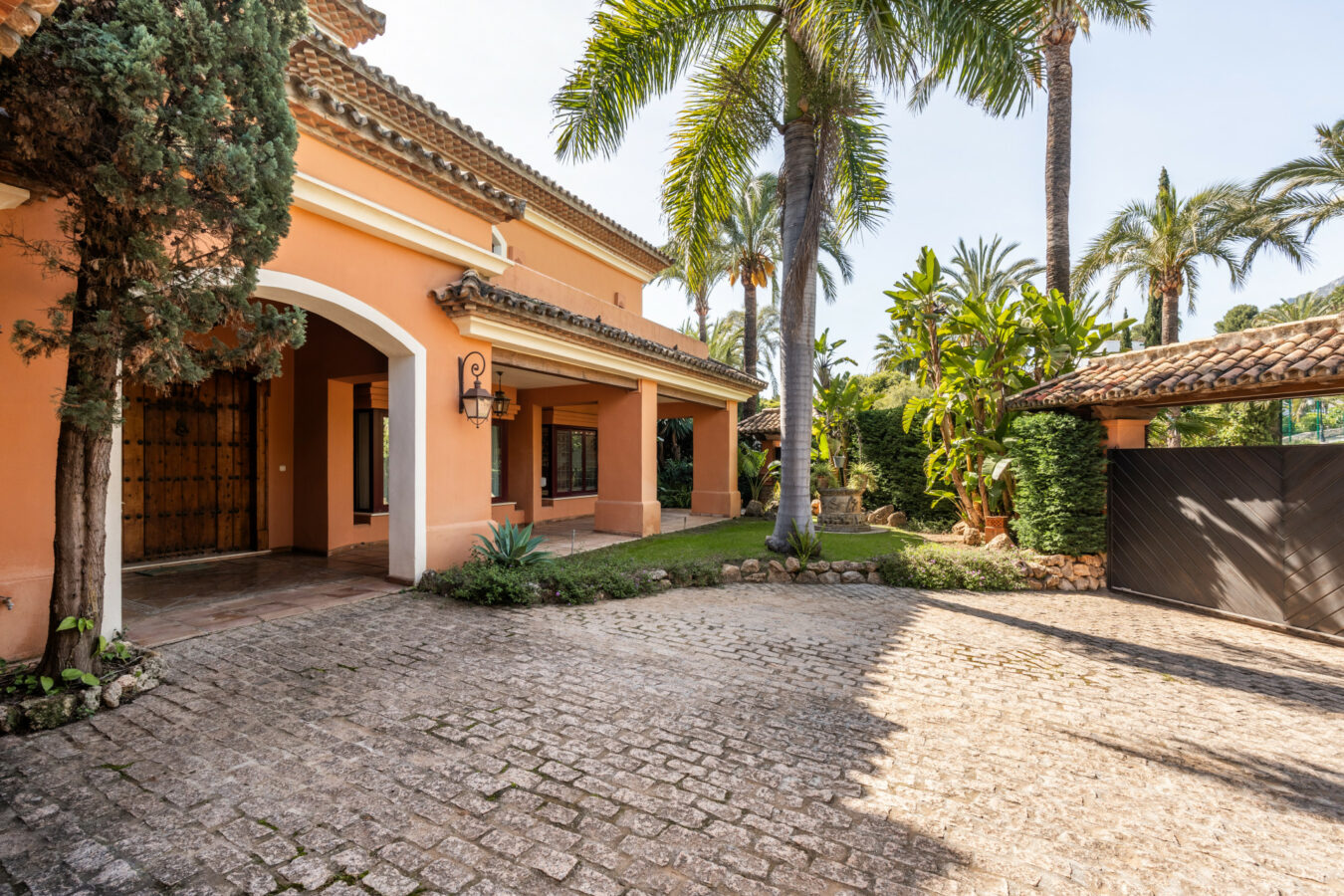 73d33f3a-8b02-4187-83fa-be3cd6d6b84f FOR SALE 🌟🏡 Andalusian Masterpiece on Marbella’s Golden Mile