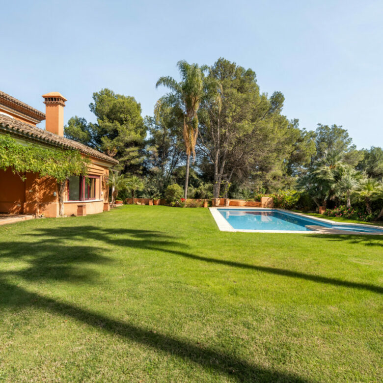 FOR SALE 🌟🏡 Andalusian Masterpiece on Marbella’s Golden Mile