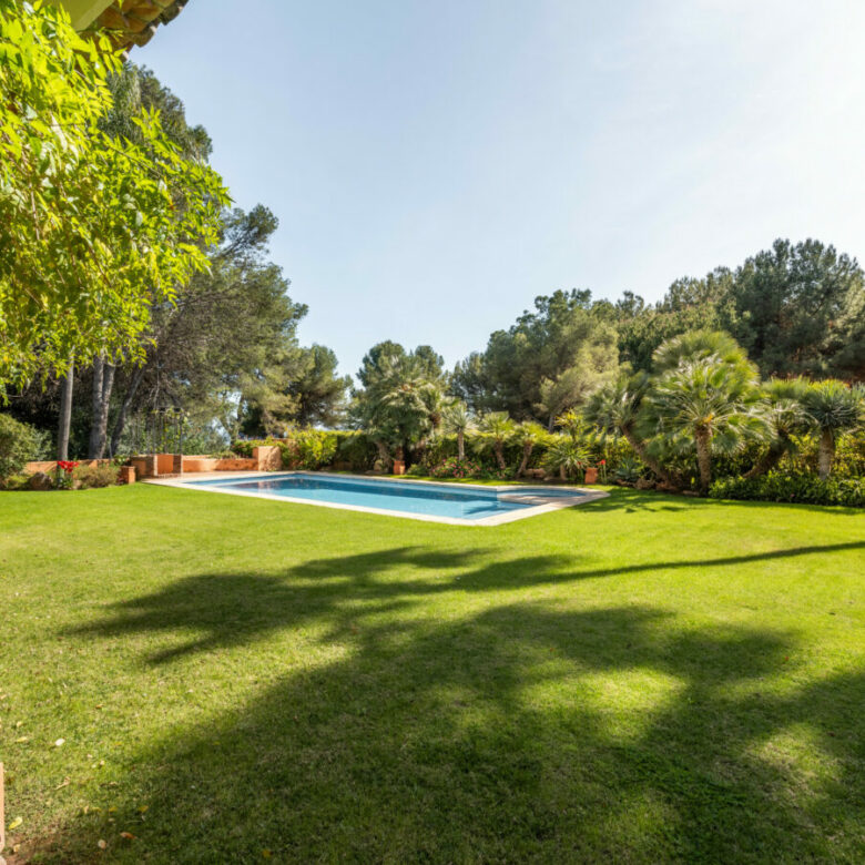 FOR SALE 🌟🏡 Andalusian Masterpiece on Marbella’s Golden Mile