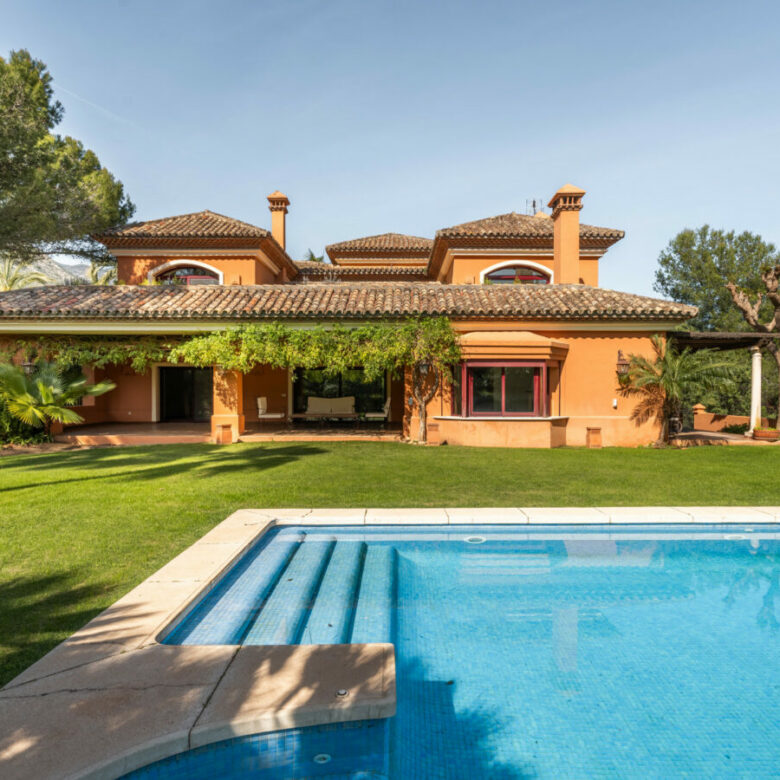 FOR SALE 🌟🏡 Andalusian Masterpiece on Marbella’s Golden Mile