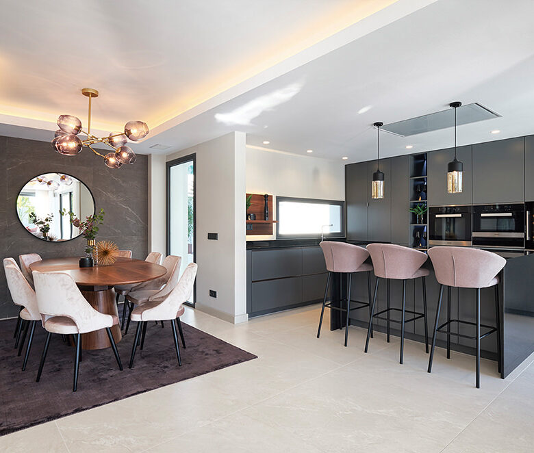 FOR SALE –  Luxury Villa  – Turnkey Scandinavian-Style in Las Brisas Marbella 🇪🇸