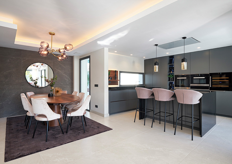 FOR SALE –  Luxury Villa  – Turnkey Scandinavian-Style in Las Brisas Marbella 🇪🇸