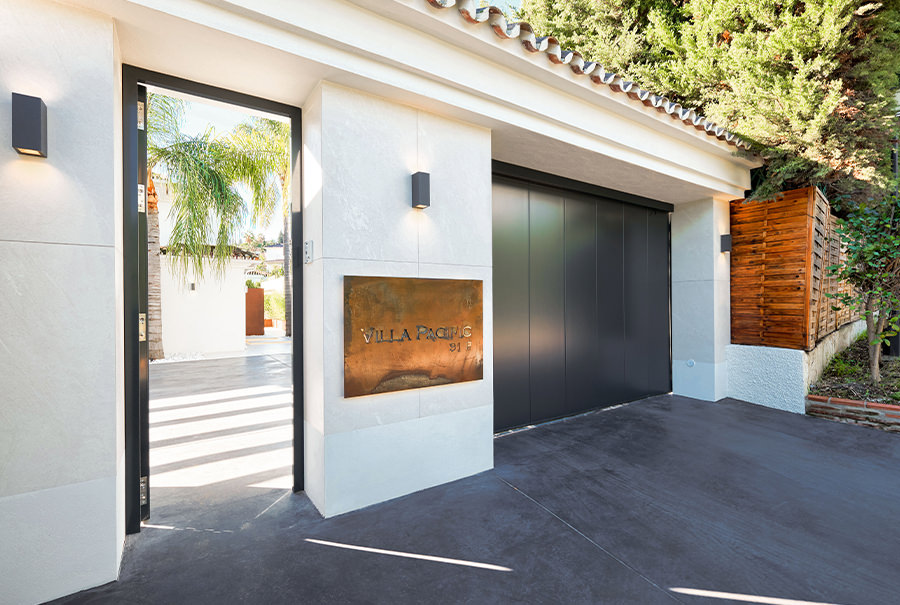 FOR SALE –  Luxury Villa  – Turnkey Scandinavian-Style in Las Brisas Marbella 🇪🇸