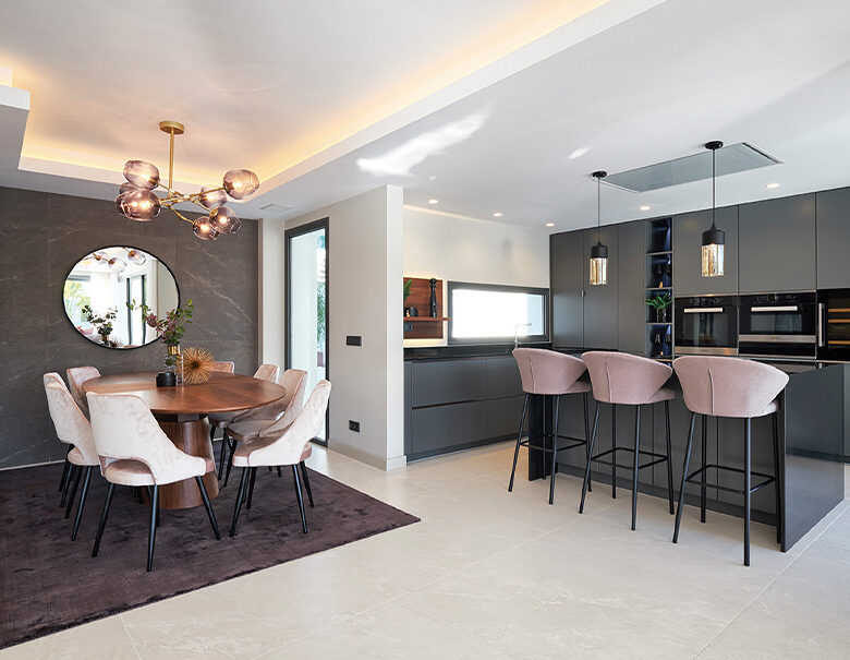 FOR SALE –  Luxury Villa  – Turnkey Scandinavian-Style in Las Brisas Marbella 🇪🇸