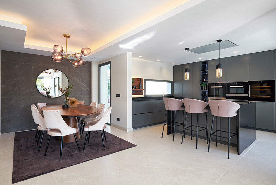 FOR SALE –  Luxury Villa  – Turnkey Scandinavian-Style in Las Brisas Marbella 🇪🇸