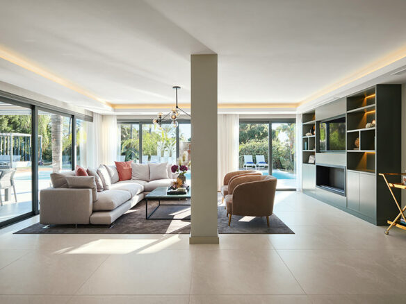 FOR SALE –  Luxury Villa  – Turnkey Scandinavian-Style in Las Brisas Marbella 🇪🇸