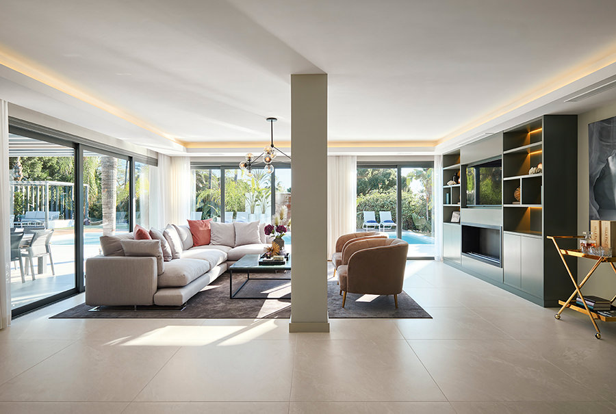 FOR SALE –  Luxury Villa  – Turnkey Scandinavian-Style in Las Brisas Marbella 🇪🇸