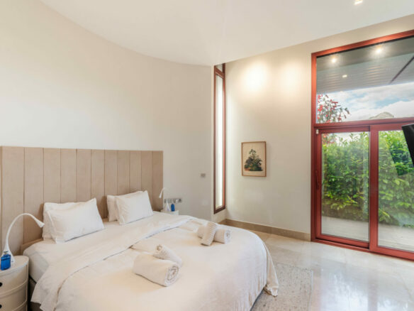 FOR SALE 🌟 🏡 Contemporary Luxury Villa with Heated Infinity Pool & Rooftop Lounge 🇪🇸 Nueva Andalucía, Marbella 🇪🇸