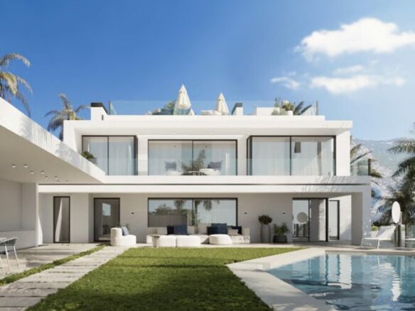 FOR SALE 🏡 Contemporary Villa with Sea & Mountain Views, Staff Apartment and Rooftop Solarium – Cascada de Camoján, Marbella