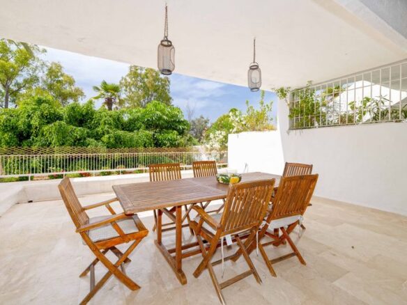 FOR SALE 🏡 Spacious Duplex with Renovation Potential near Río Real Golf – Marbella East